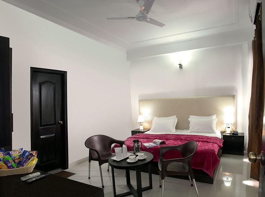 Rishikesh Inn By One Hotels Room photo